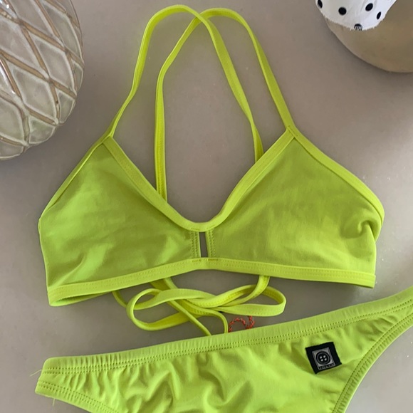 Jolyn Bikini Top - Picture 3 of 4